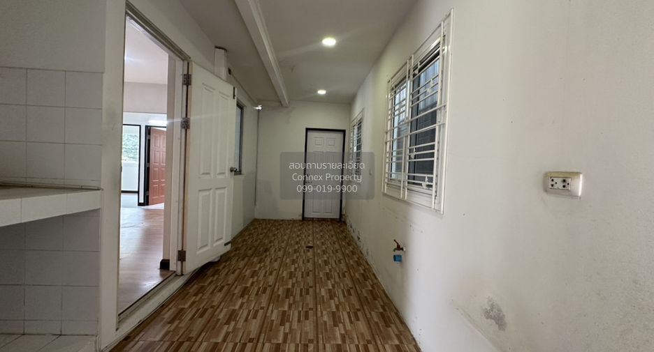 For sale 4 bedrooms house in Mueang Nonthaburi, Nonthaburi