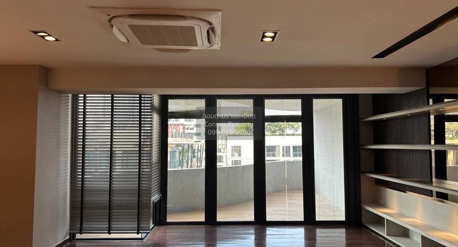 Wohnung zum Kauf mit 3 Zimmer in Khlong Toei, Bangkok