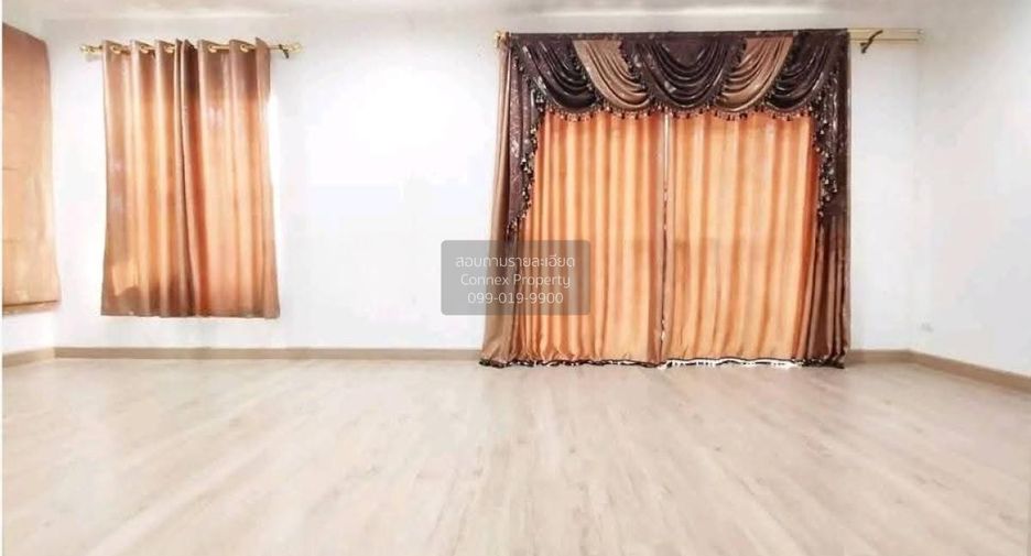 Casa en venta de 4 habitaciones en Bang Sao Thong, Samut Prakan