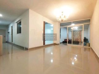 Casa en venta de 4 habitaciones en Bang Sao Thong, Samut Prakan