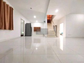 Casa en venta de 4 habitaciones en Bang Sao Thong, Samut Prakan