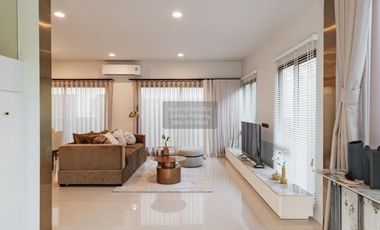 For sale 4 bedrooms house in Bang Kapi, Bangkok