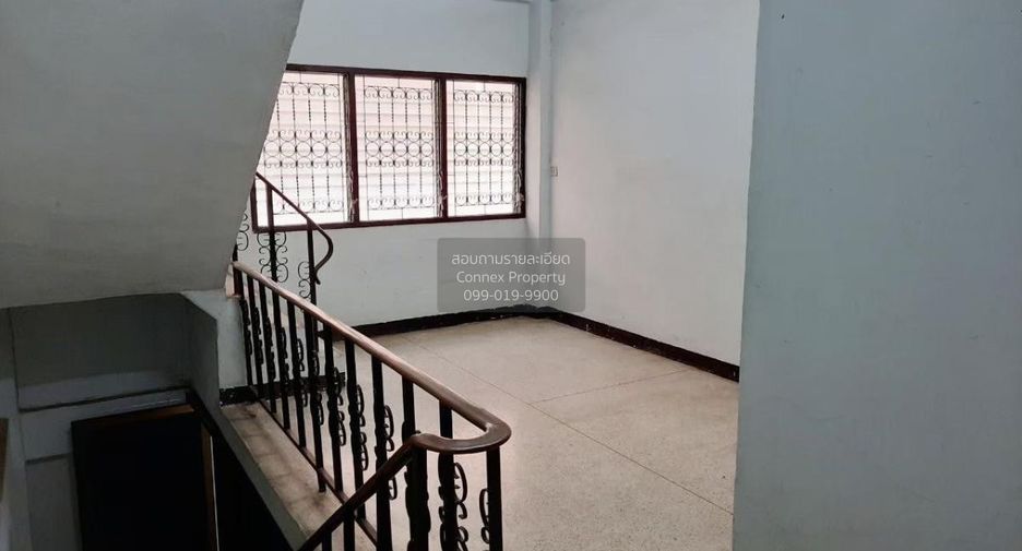 Casa adosada en venta de 3 habitaciones en Chom Thong, Bangkok