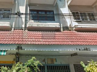 Reihenhaus zum Kauf mit 3 Zimmer in Chom Thong, Bangkok