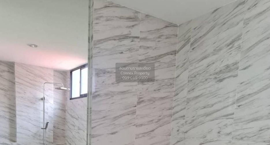 For sale 3 bedrooms townhouse in Saphan Sung, Bangkok