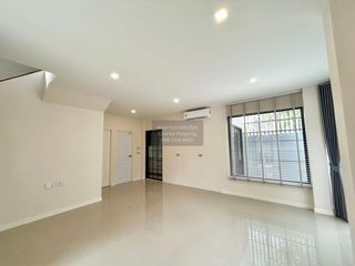 Haus zum Kauf mit 4 Zimmer in Bang Khun Thian, Bangkok