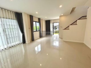 Haus zum Kauf mit 4 Zimmer in Bang Khun Thian, Bangkok