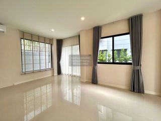 Haus zum Kauf mit 4 Zimmer in Bang Khun Thian, Bangkok