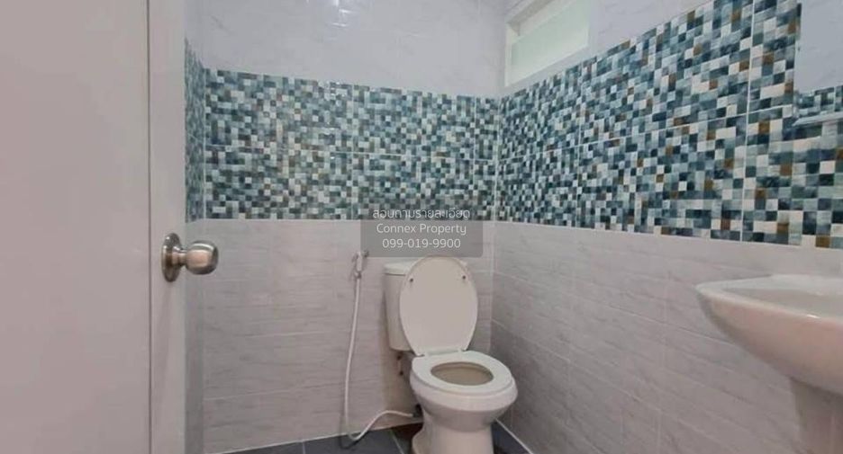 Casa adosada en venta de 3 habitaciones en Bang Yai, Nonthaburi