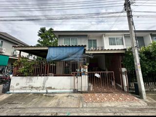 Casa adosada en venta de 3 habitaciones en Bang Yai, Nonthaburi