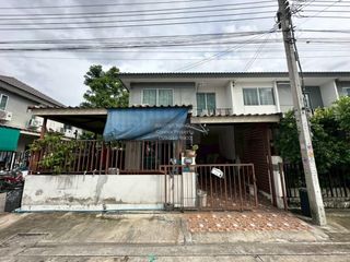 Casa adosada en venta de 3 habitaciones en Bang Yai, Nonthaburi