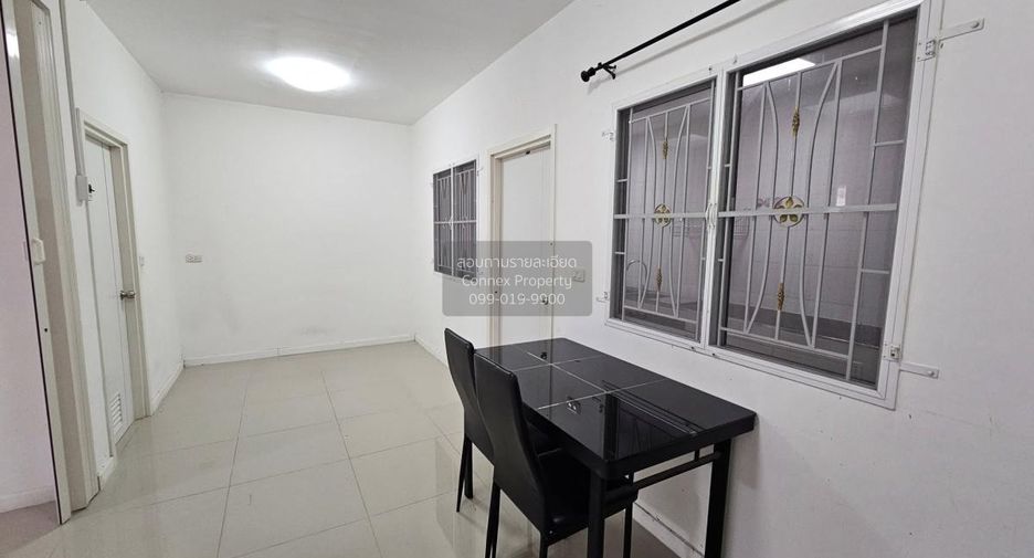 À vendre 4 chambres maison de ville à Krathum Baen, Samut Sakhon