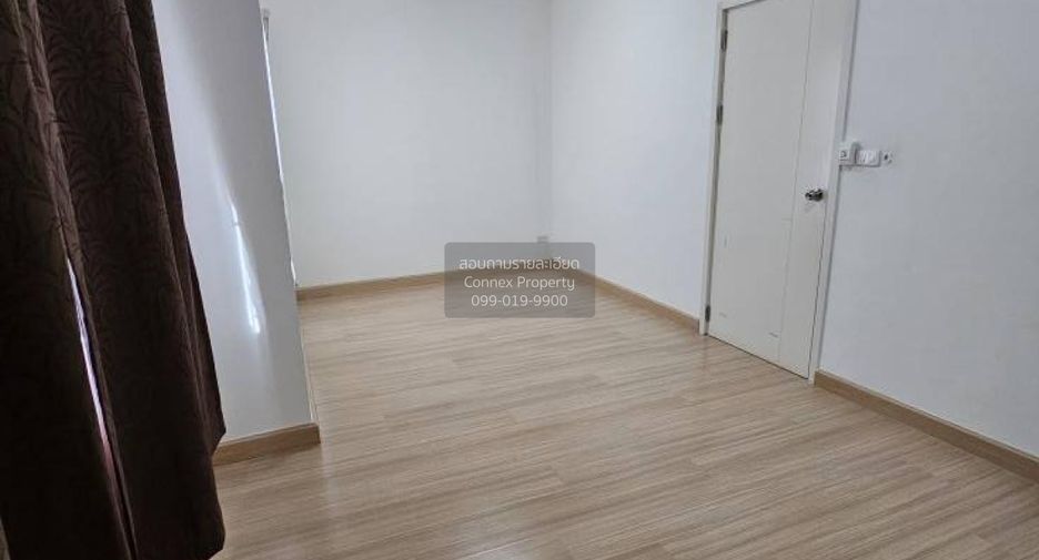 À vendre 4 chambres maison de ville à Krathum Baen, Samut Sakhon