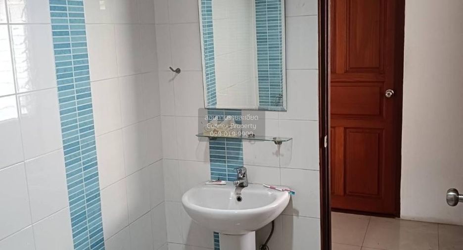 À vendre 4 chambres maison à Lat Phrao, Bangkok