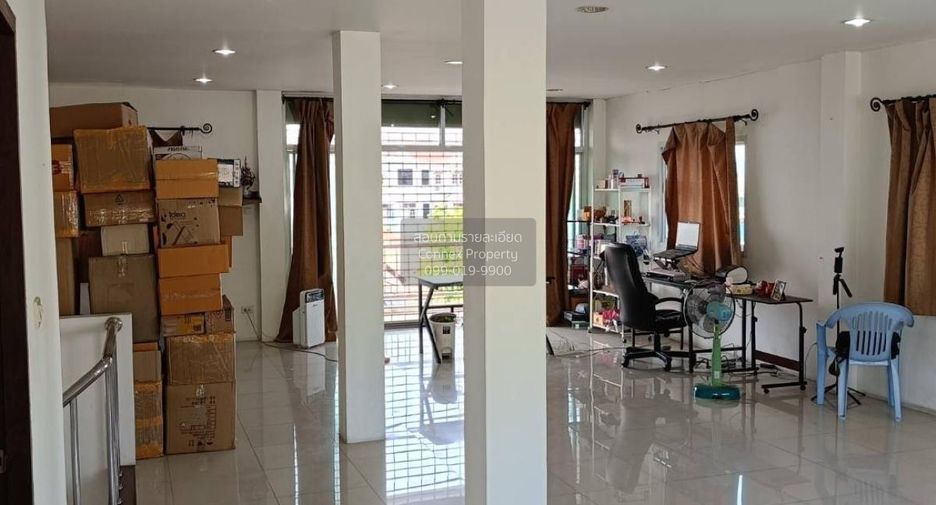 À vendre 4 chambres maison à Lat Phrao, Bangkok