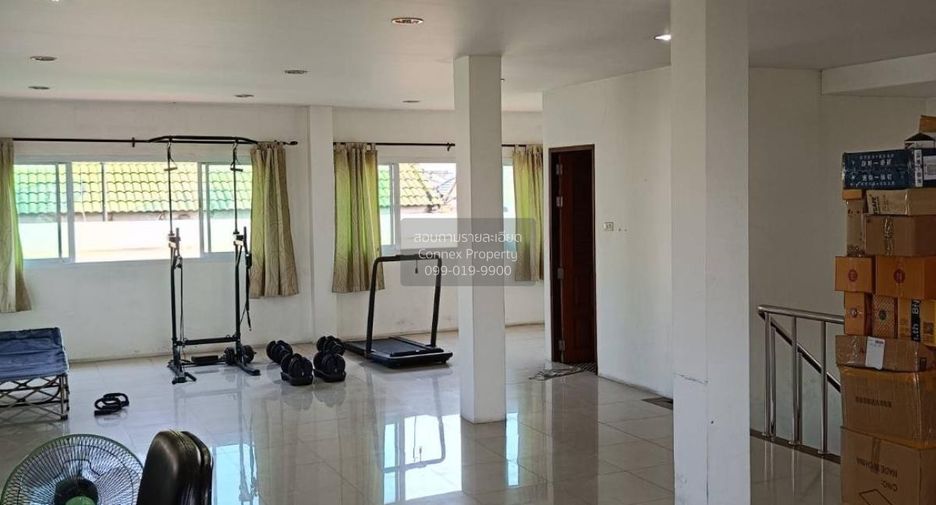 À vendre 4 chambres maison à Lat Phrao, Bangkok