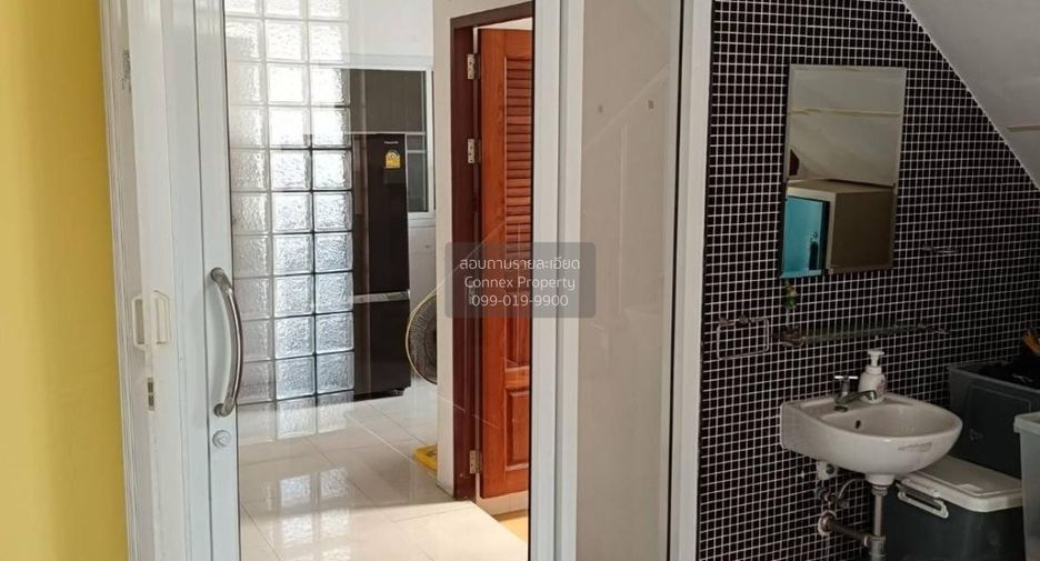 À vendre 4 chambres maison à Lat Phrao, Bangkok
