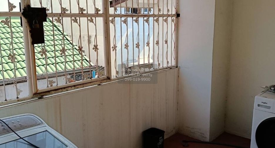 À vendre 4 chambres maison à Lat Phrao, Bangkok