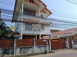 À vendre 4 chambres maison à Lat Phrao, Bangkok