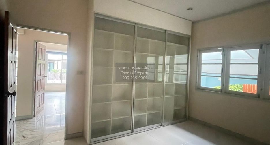 À vendre 4 chambres maison à Bang Na, Bangkok