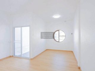 Casa adosada en venta de 2 habitaciones en Don Mueang, Bangkok
