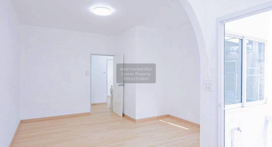 Casa adosada en venta de 2 habitaciones en Don Mueang, Bangkok