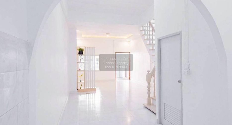 Casa adosada en venta de 2 habitaciones en Don Mueang, Bangkok