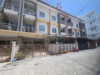 出售 4 卧室 联排别墅 在 Sam Phran, Nakhon Pathom
