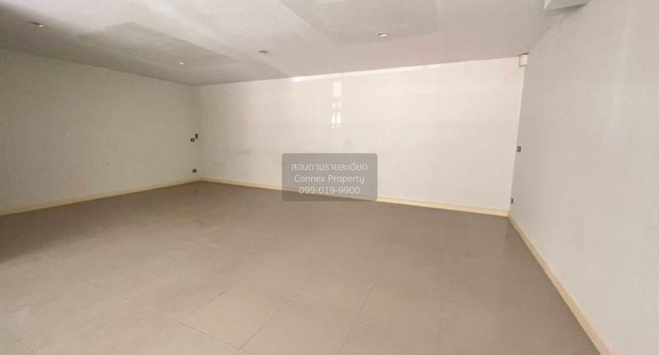 Local comercial en venta de 4 habitaciones en Phutthamonthon, Nakhon Pathom