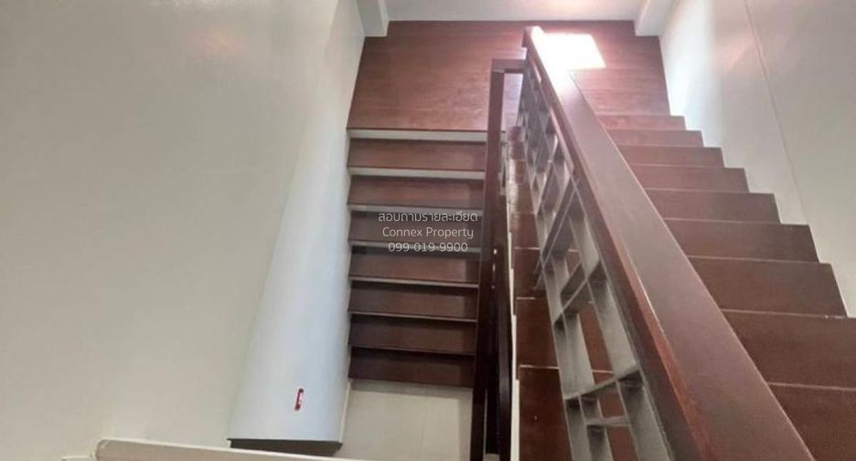 Local comercial en venta de 4 habitaciones en Phutthamonthon, Nakhon Pathom