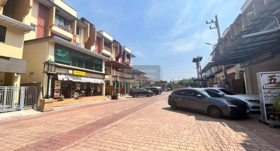 Local comercial en venta de 4 habitaciones en Phutthamonthon, Nakhon Pathom