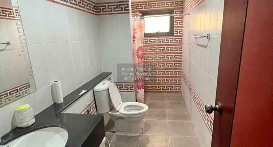 Local comercial en venta de 4 habitaciones en Phutthamonthon, Nakhon Pathom