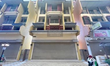 Local comercial en venta de 4 habitaciones en Phutthamonthon, Nakhon Pathom