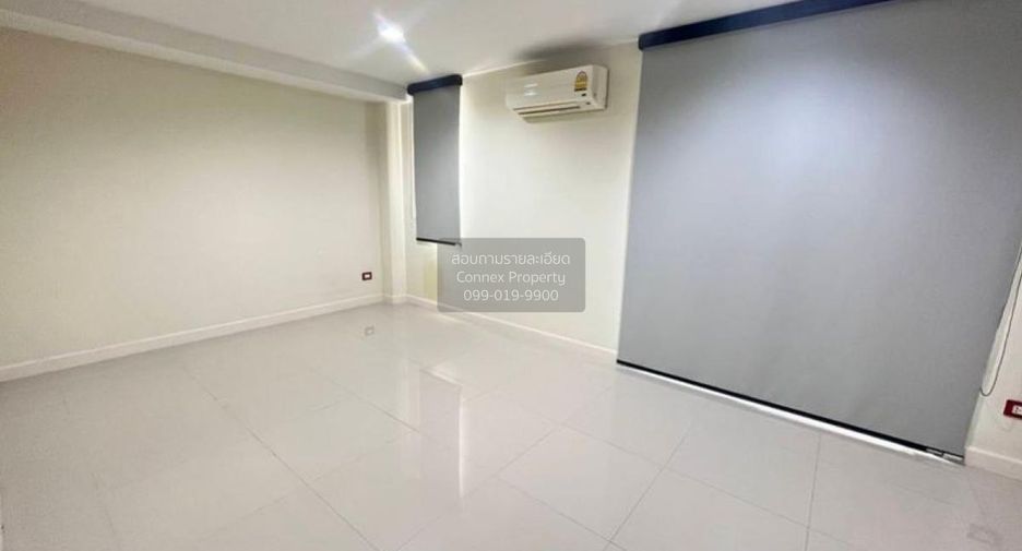 Local comercial en venta de 4 habitaciones en Phutthamonthon, Nakhon Pathom