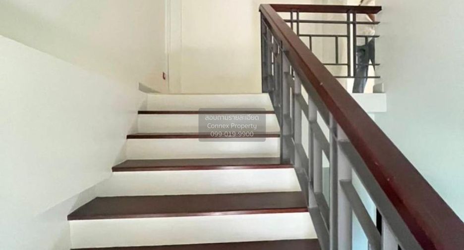 Local comercial en venta de 4 habitaciones en Phutthamonthon, Nakhon Pathom