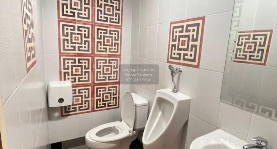 Local comercial en venta de 4 habitaciones en Phutthamonthon, Nakhon Pathom