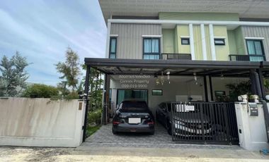 À vendre 4 chambres maison de ville à Sai Noi, Nonthaburi