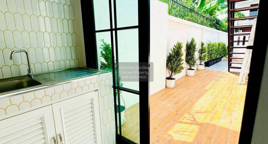 For sale 4 ベッドルーム townhouse in Bang Bua Thong, Nonthaburi