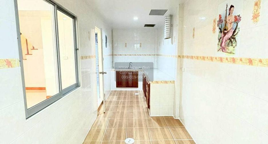 Casa adosada en venta de 3 habitaciones en Bang Bua Thong, Nonthaburi