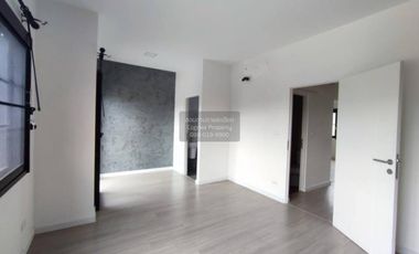 Reihenhaus zum Kauf mit 4 Zimmer in Chom Thong, Bangkok
