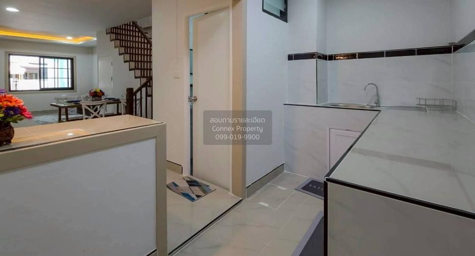 出售 3 卧室 联排别墅 在 Sai Noi, Nonthaburi