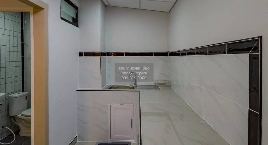 出售 3 卧室 联排别墅 在 Sai Noi, Nonthaburi