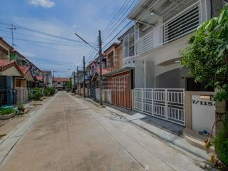 出售 3 卧室 联排别墅 在 Sai Noi, Nonthaburi