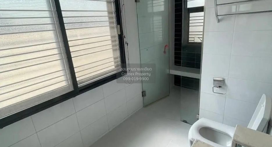 Casa adosada en venta de 3 habitaciones en Lak Si, Bangkok