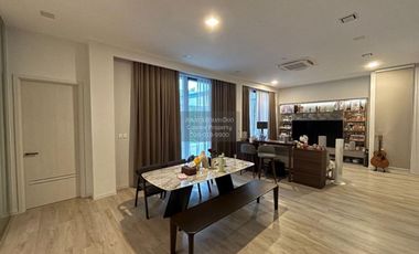 Casa en venta de 4 habitaciones en Bang Phli, Samut Prakan