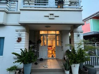 À vendre 4 chambres maison à Bang Khen, Bangkok