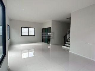 À vendre 4 chambres maison à Lat Krabang, Bangkok