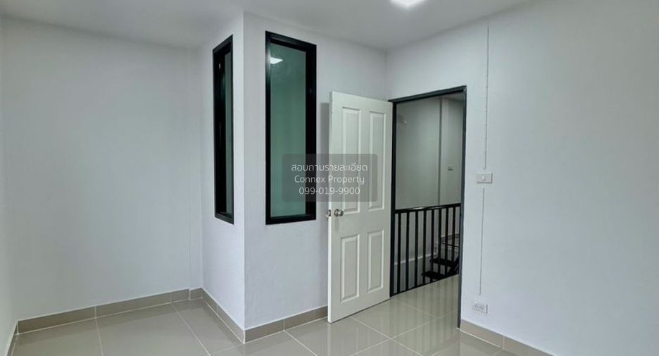 出售 3 卧室 联排别墅 在 Sai Noi, Nonthaburi