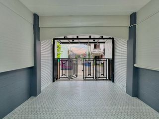 出售 3 卧室 联排别墅 在 Sai Noi, Nonthaburi