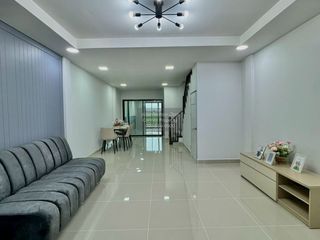 出售 3 卧室 联排别墅 在 Sai Noi, Nonthaburi